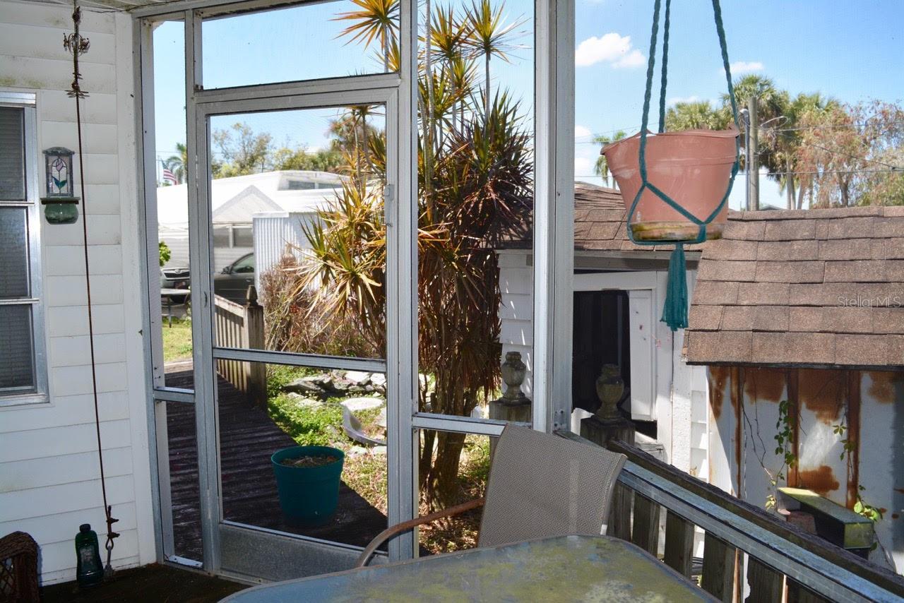 207 LANTERN LN, NORTH FORT MYERS, FL, 33917