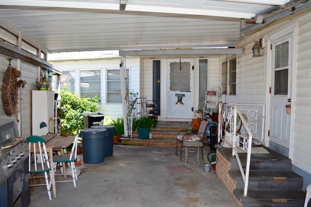 207 LANTERN LN, NORTH FORT MYERS, FL, 33917