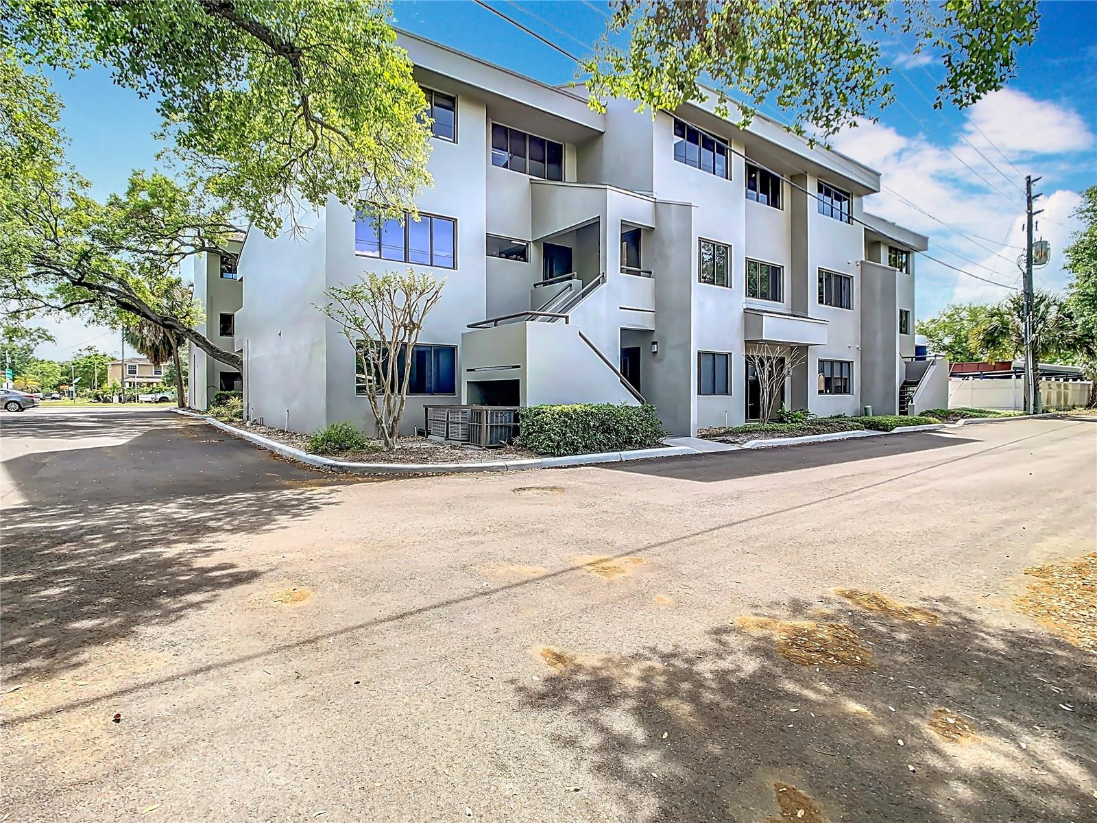 3333 W KENNEDY BLVD #201, TAMPA, FL, 33609