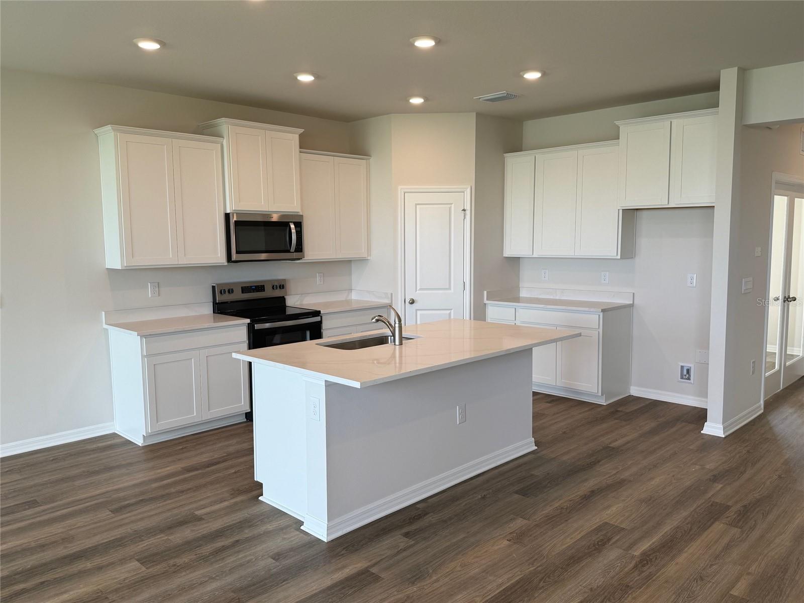 5623 SILVER MOONLIGHT DR, PALMETTO, FL, 34221