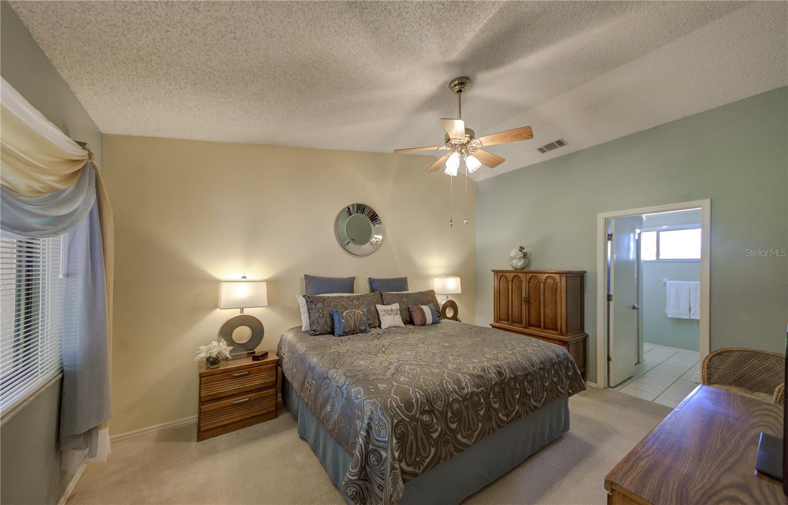 12024 STONE CROSSING CIR, TAMPA, FL, 33635