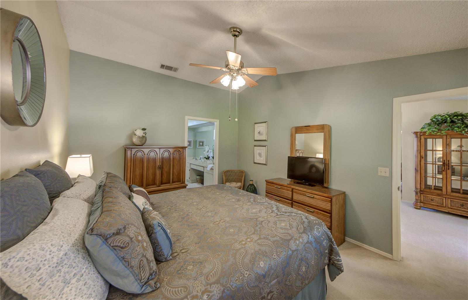 12024 STONE CROSSING CIR, TAMPA, FL, 33635