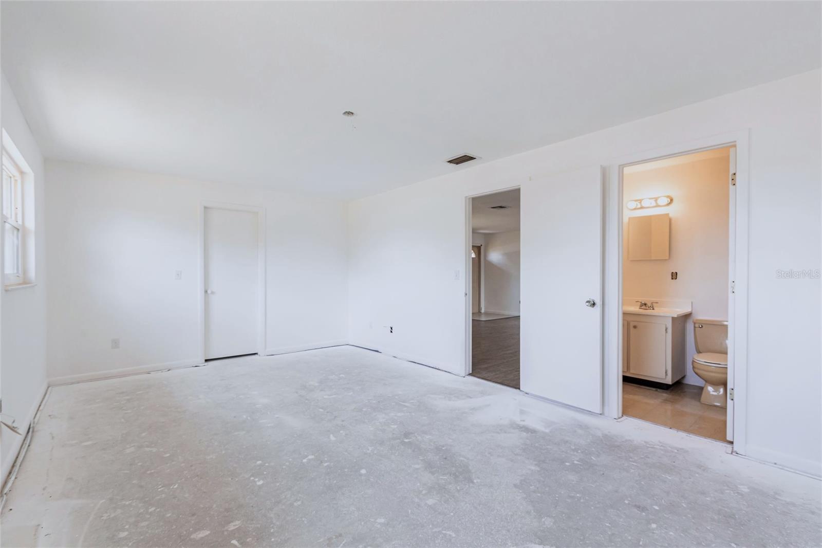 661 ATHOS TER, PORT CHARLOTTE, FL, 33952