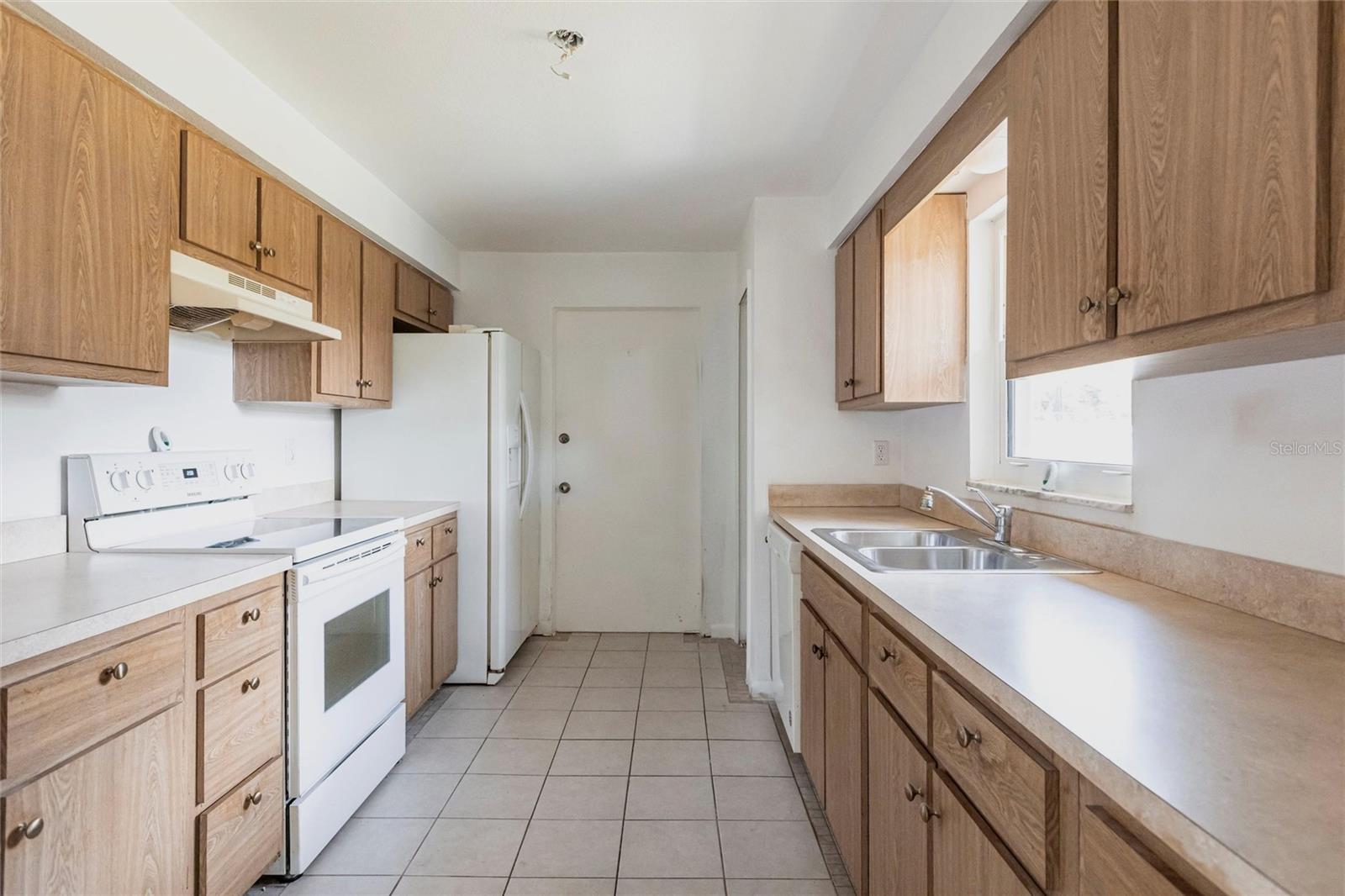 661 ATHOS TER, PORT CHARLOTTE, FL, 33952