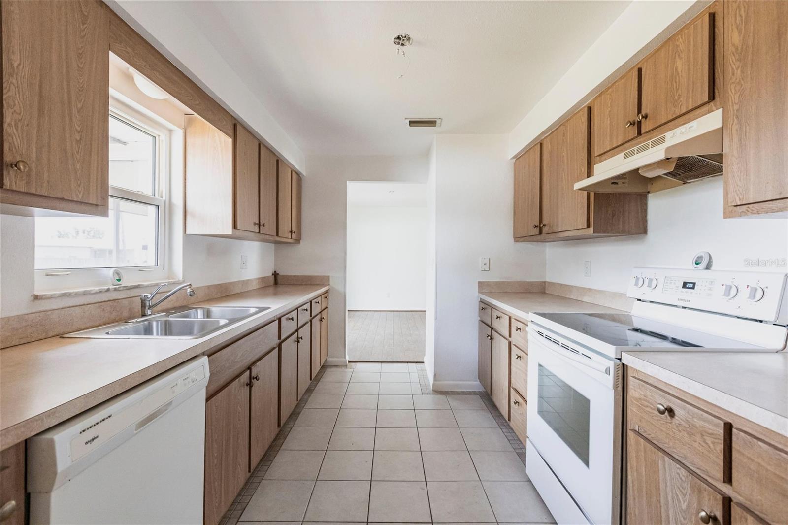 661 ATHOS TER, PORT CHARLOTTE, FL, 33952