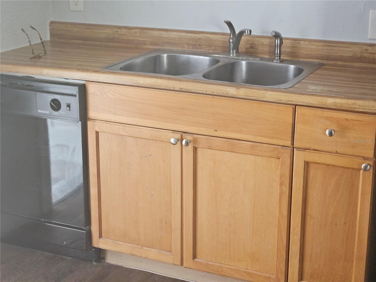 2855 37TH AVE N, ST PETERSBURG, FL, 33713