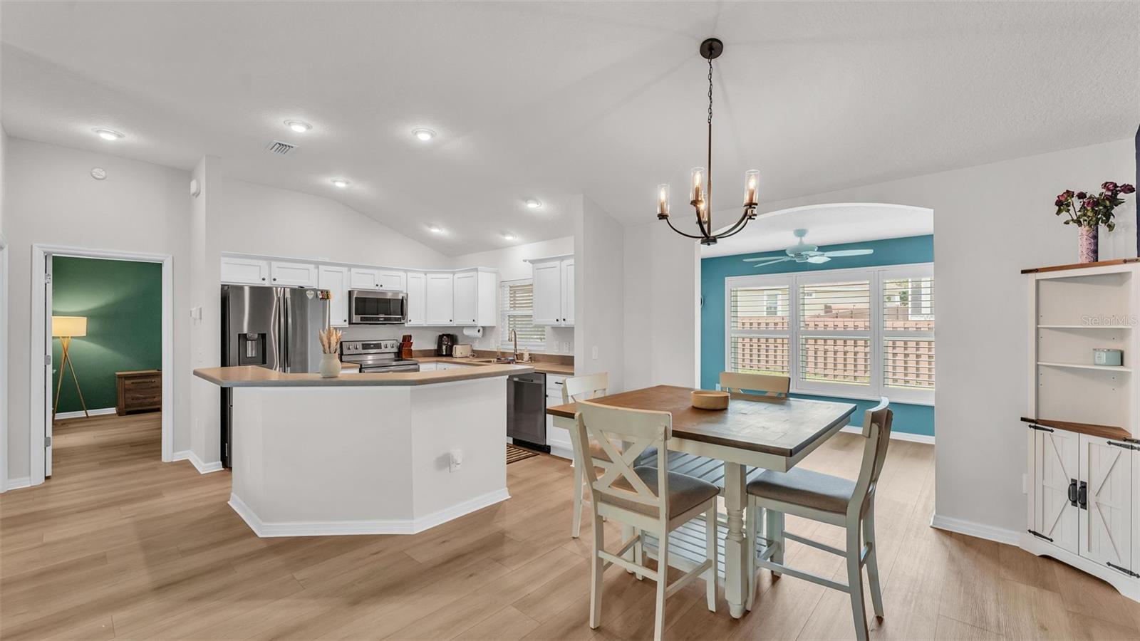 3273 SENNETT CIR, OXFORD, FL, 34484