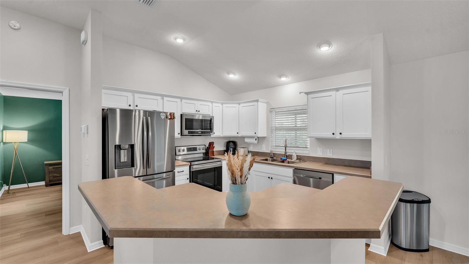 3273 SENNETT CIR, OXFORD, FL, 34484