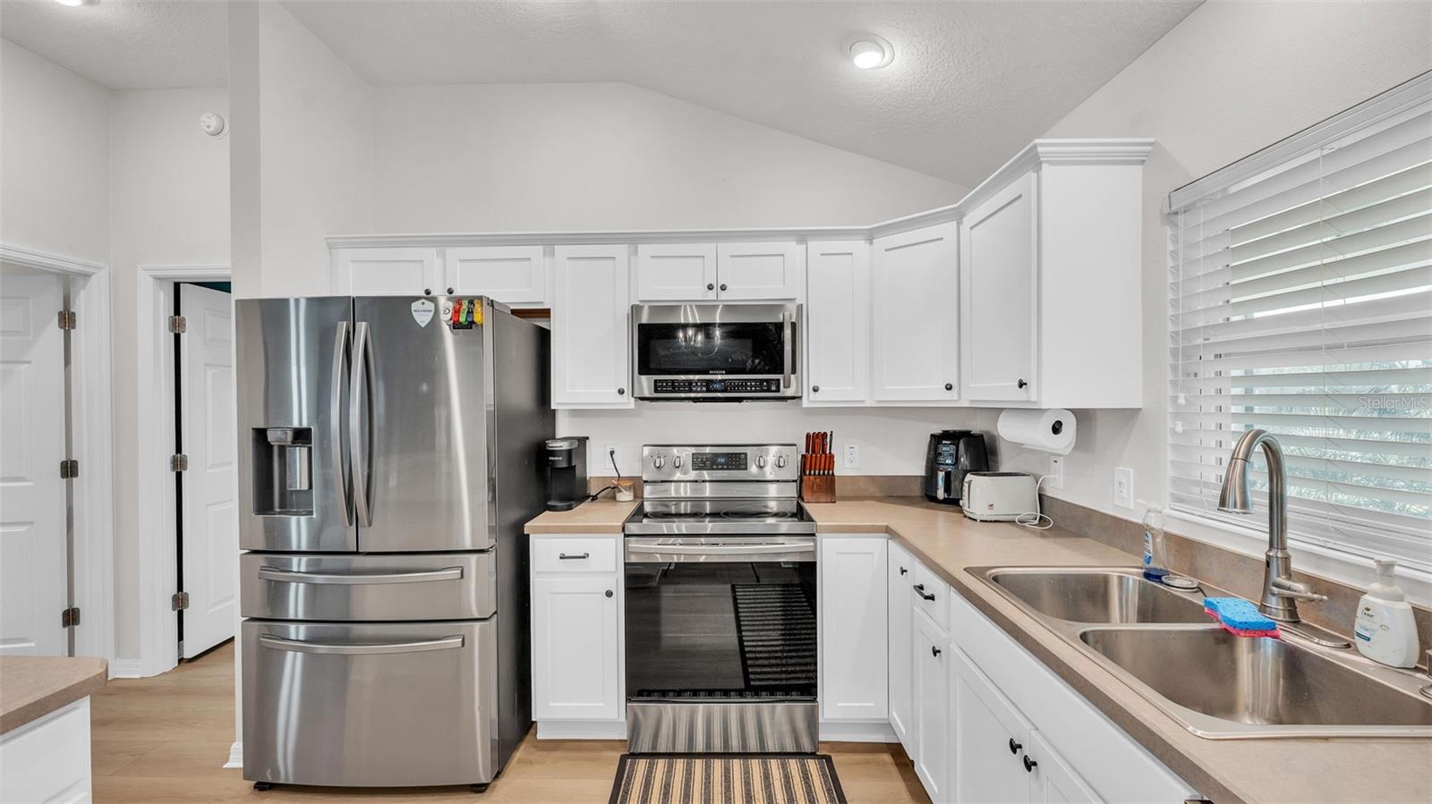 3273 SENNETT CIR, OXFORD, FL, 34484