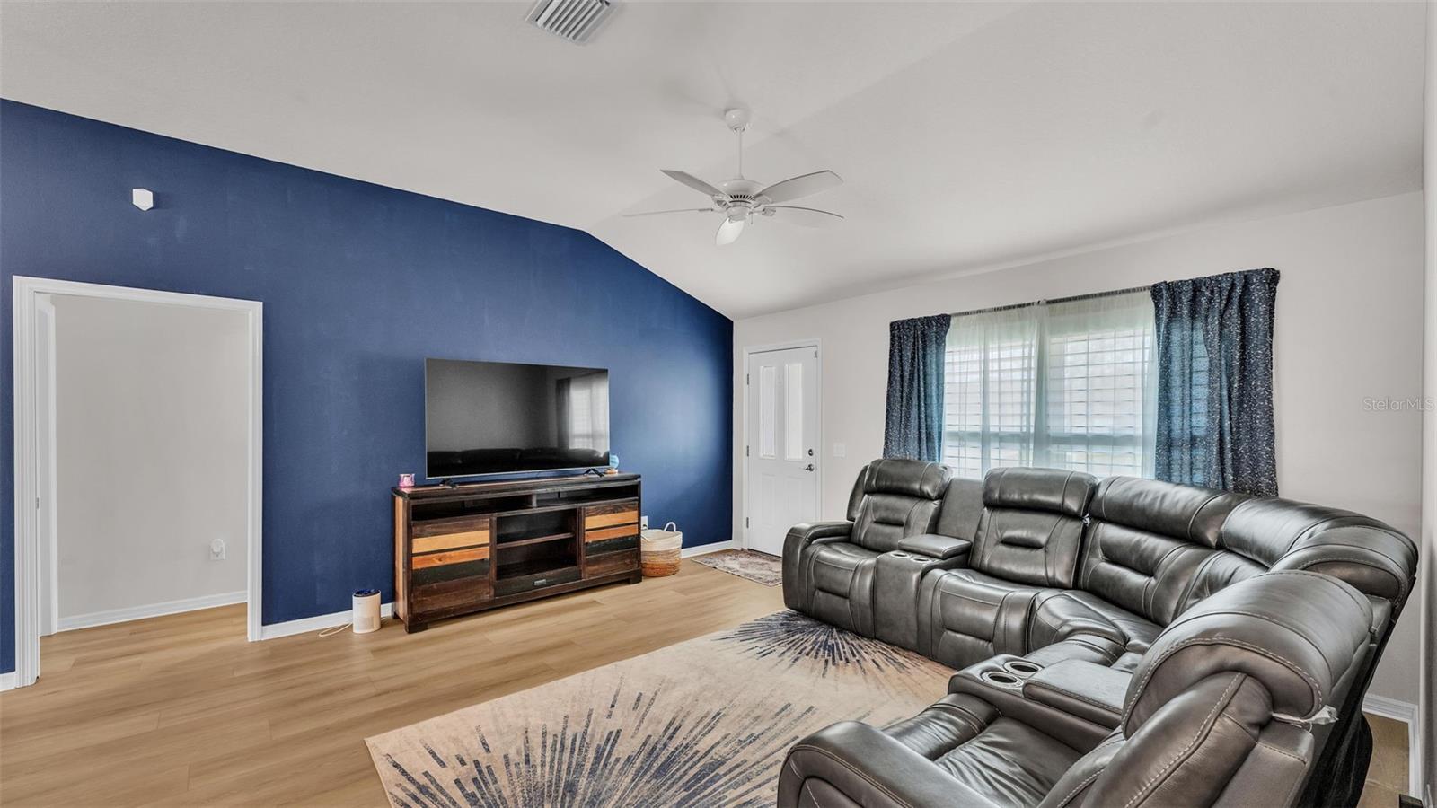 3273 SENNETT CIR, OXFORD, FL, 34484