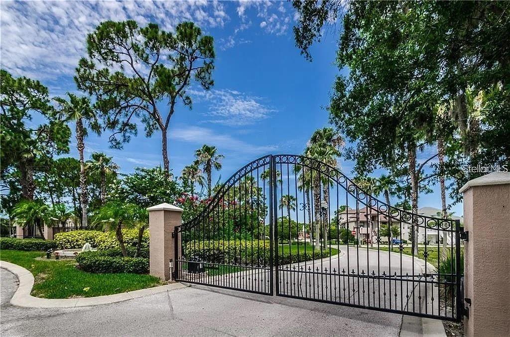 N POINTE ALEXIS DR, TARPON SPRINGS, FL, 34689