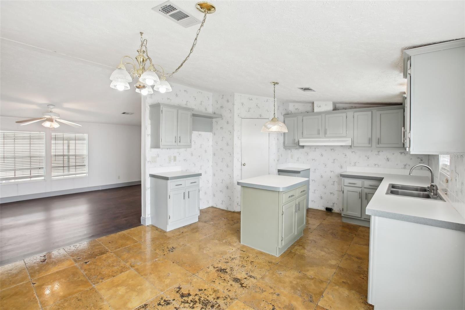 219 MARTIN DR, LAKELAND, FL, 33809