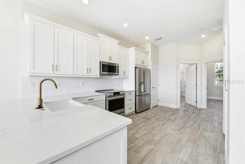 1620 SEA HAVEN DR #404, PUNTA GORDA, FL, 33950