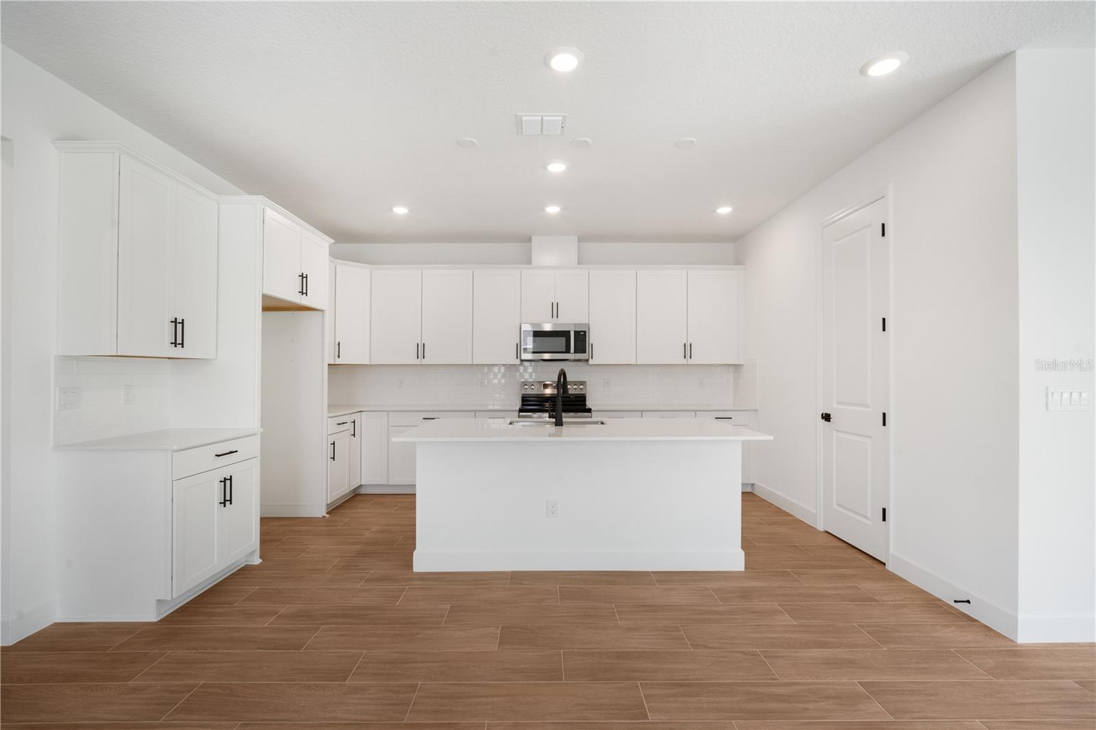 9143 PLAYERS DR, WEEKI WACHEE, FL, 34613