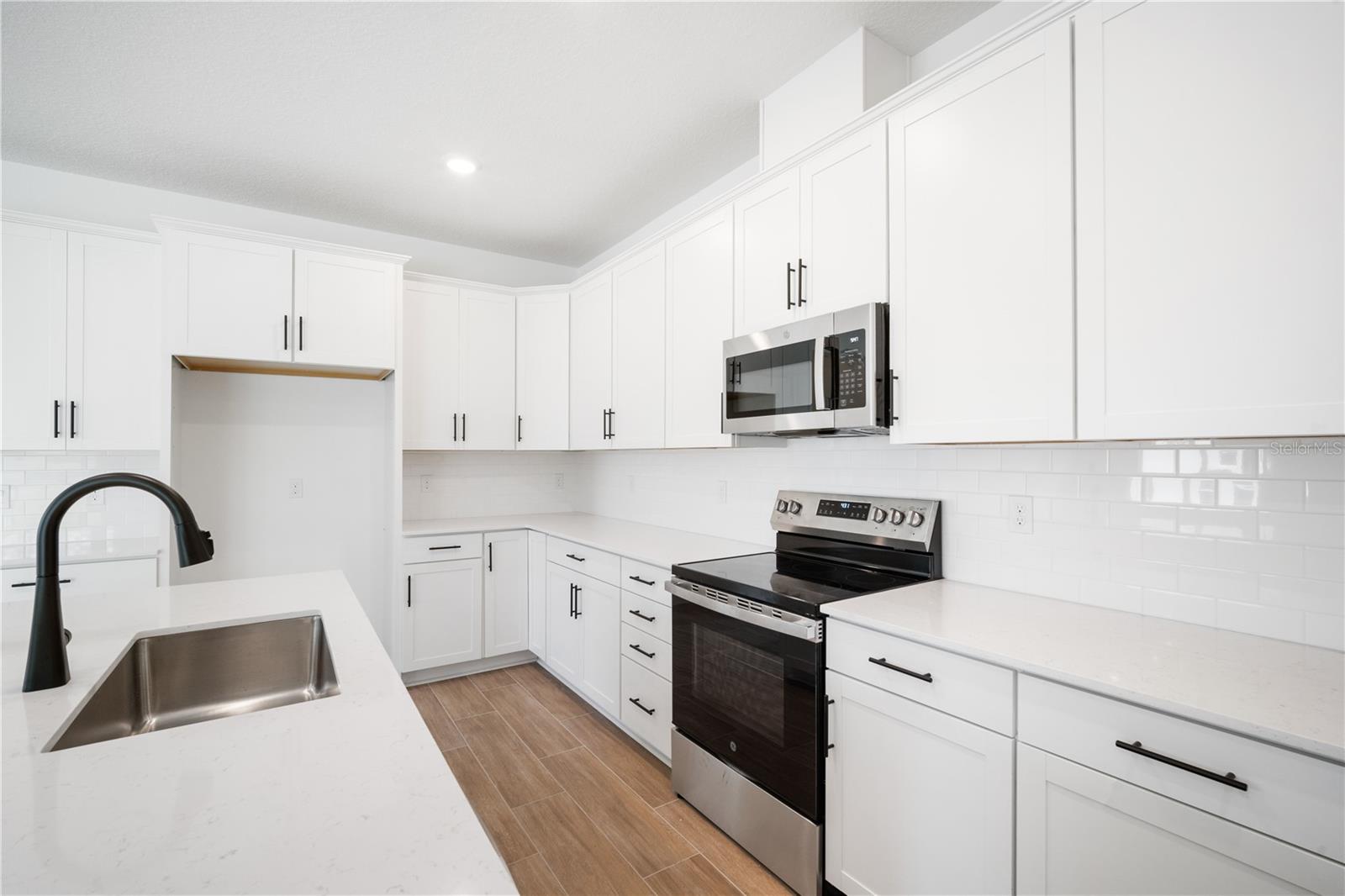 9143 PLAYERS DR, WEEKI WACHEE, FL, 34613