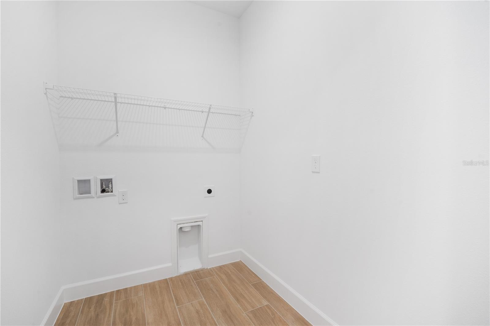 9143 PLAYERS DR, WEEKI WACHEE, FL, 34613