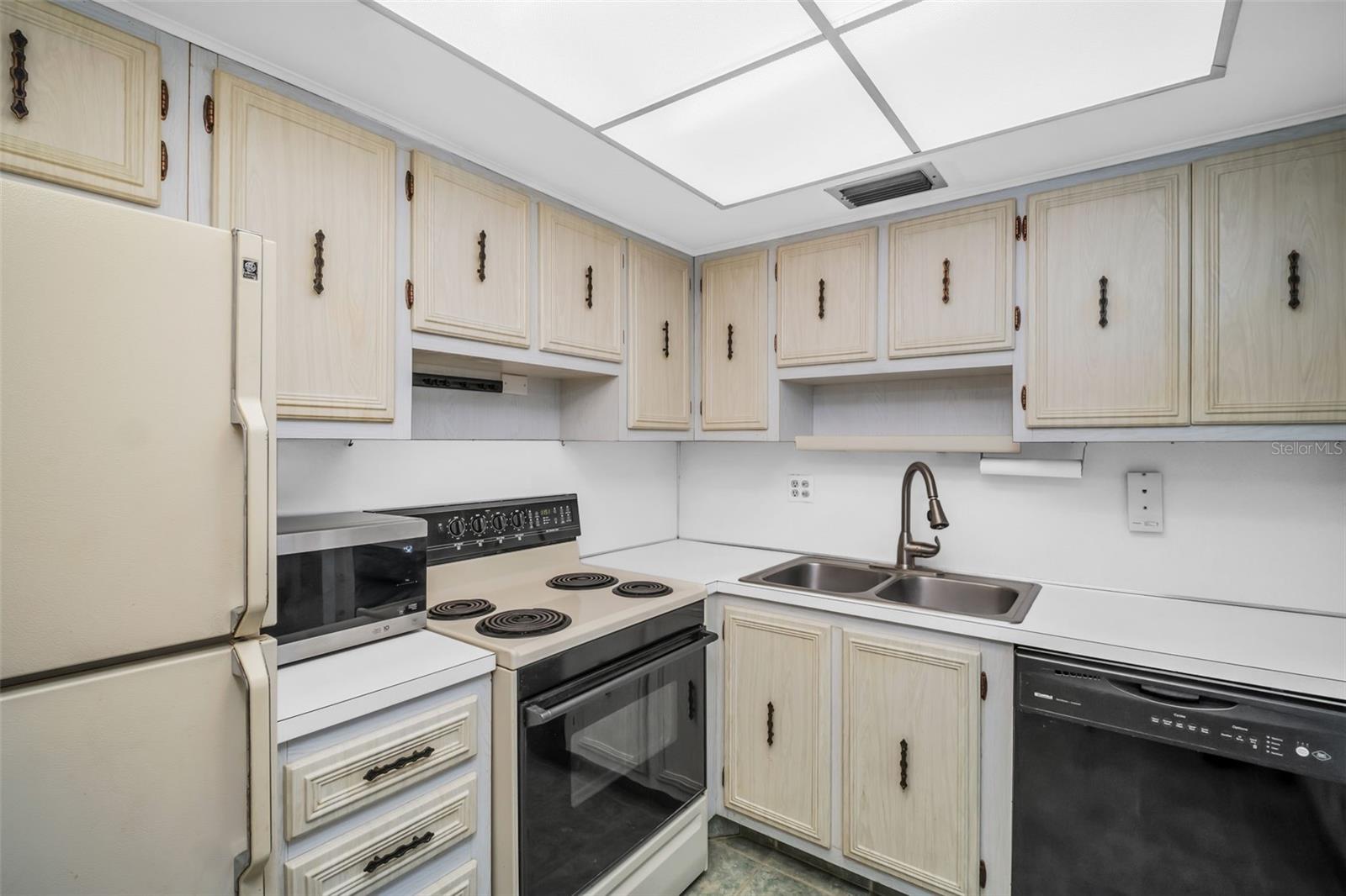 7321 CENTRAL AVE #203, ST PETERSBURG, FL, 33710