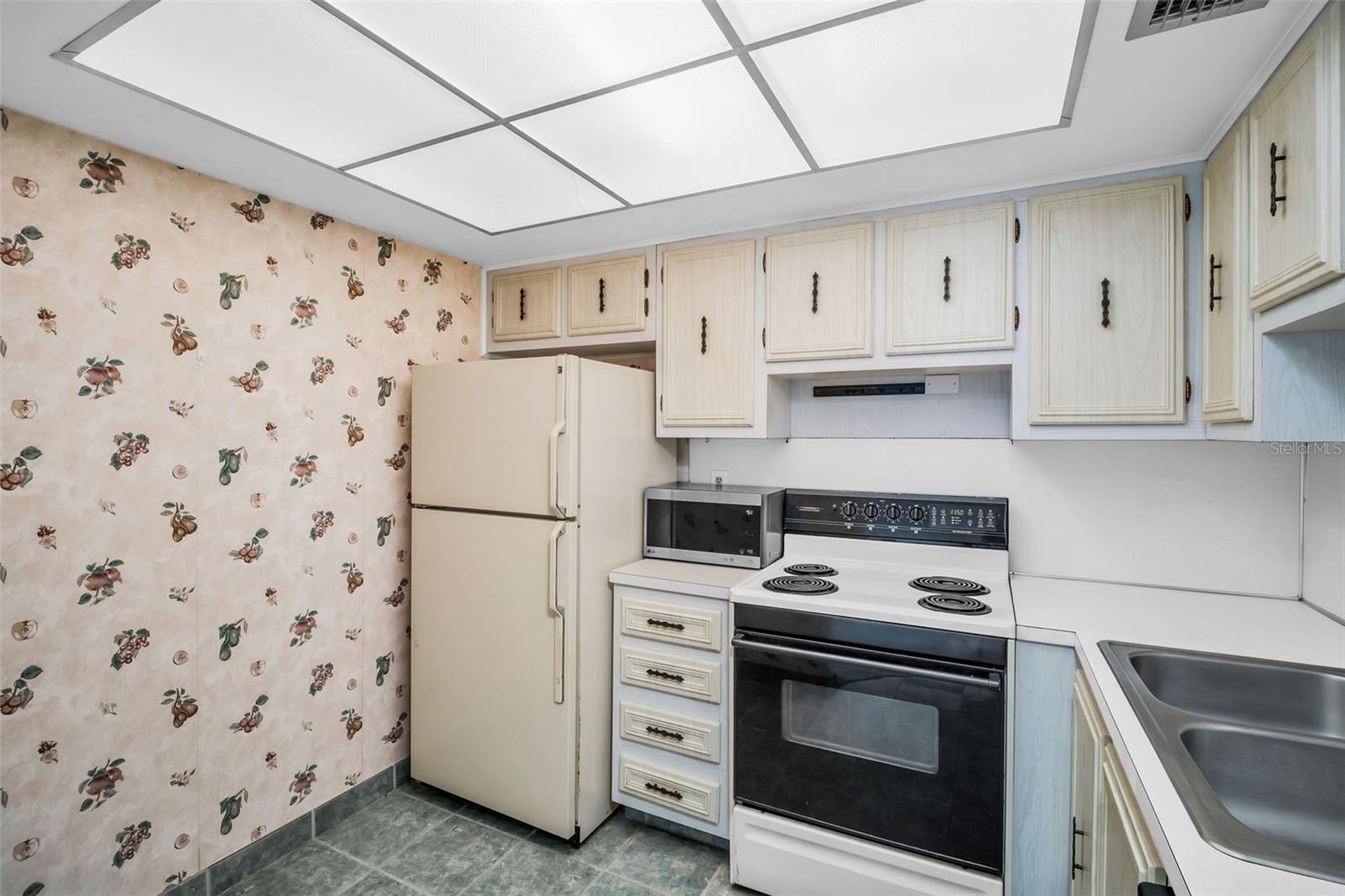 7321 CENTRAL AVE #203, ST PETERSBURG, FL, 33710