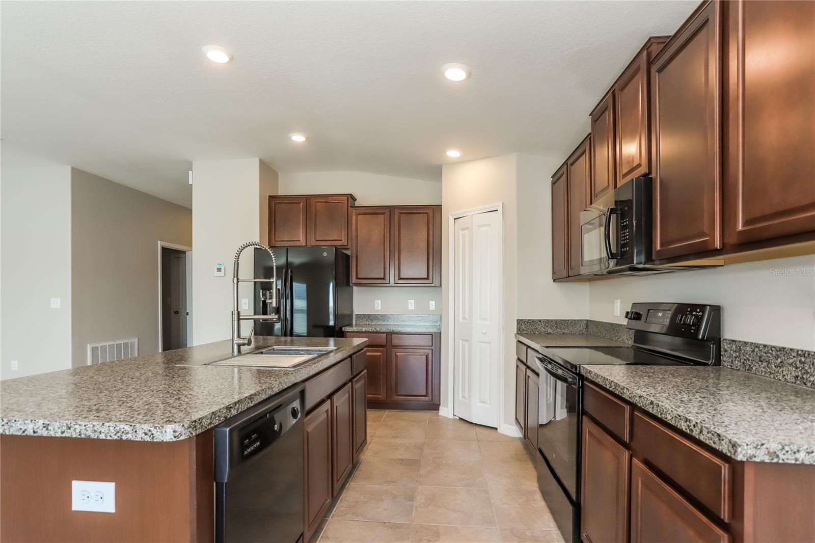 10204 CARLOWAY HILLS DR, WIMAUMA, FL, 33598