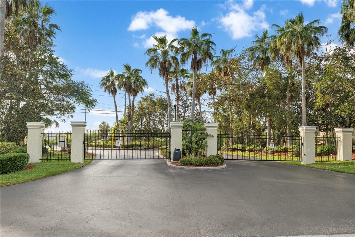 11260 KAPOK GRAND CIR, MADEIRA BEACH, FL, 33708