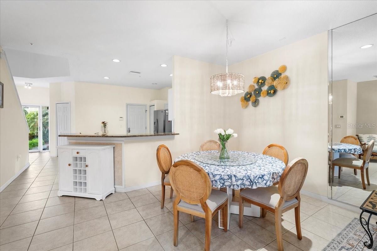 11260 KAPOK GRAND CIR, MADEIRA BEACH, FL, 33708