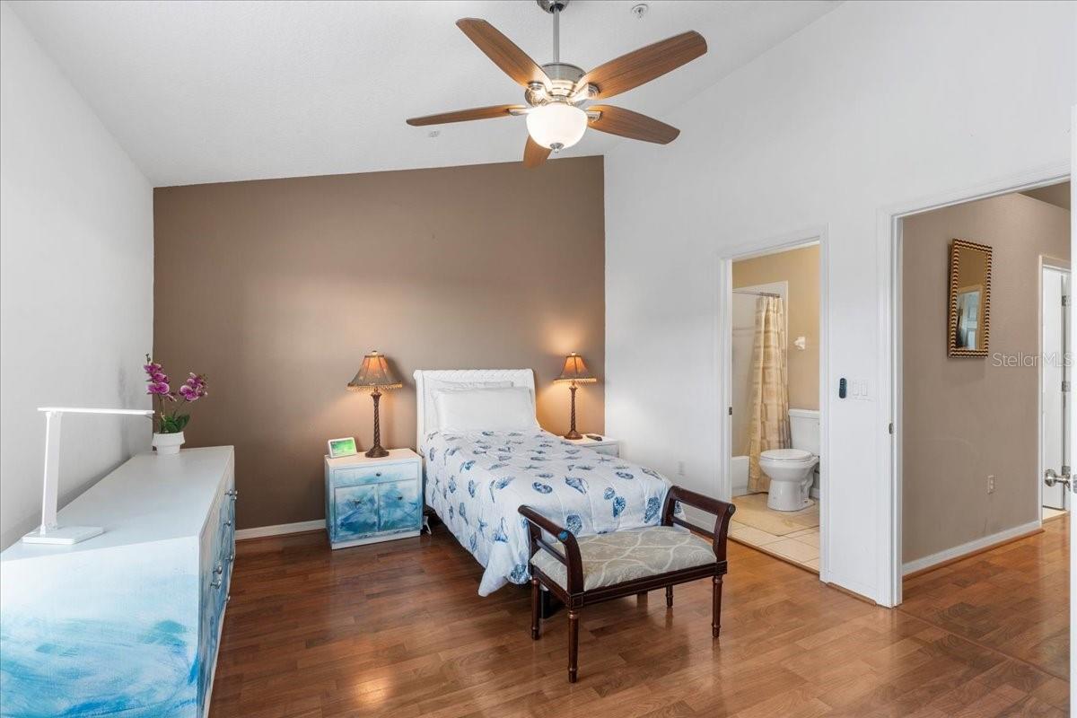 11260 KAPOK GRAND CIR, MADEIRA BEACH, FL, 33708
