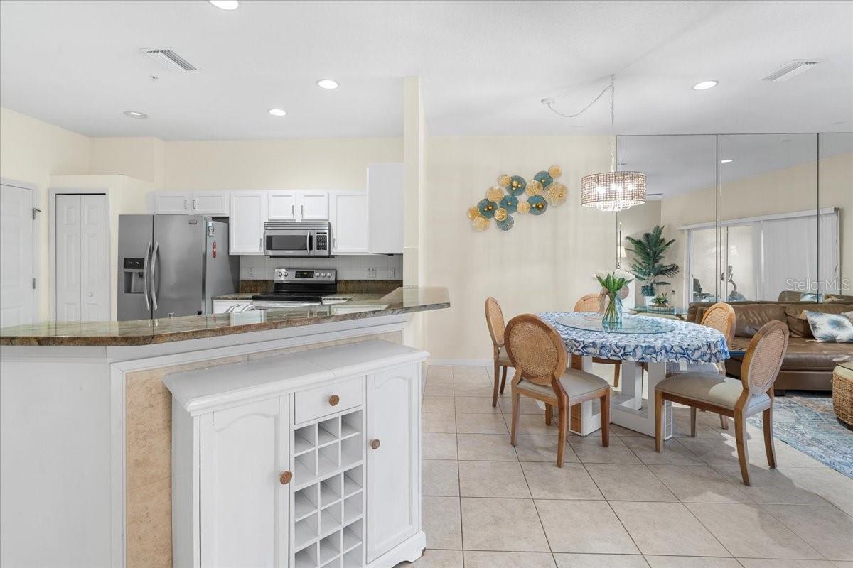 11260 KAPOK GRAND CIR, MADEIRA BEACH, FL, 33708