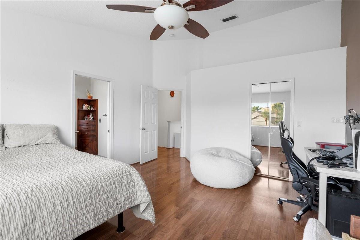11260 KAPOK GRAND CIR, MADEIRA BEACH, FL, 33708