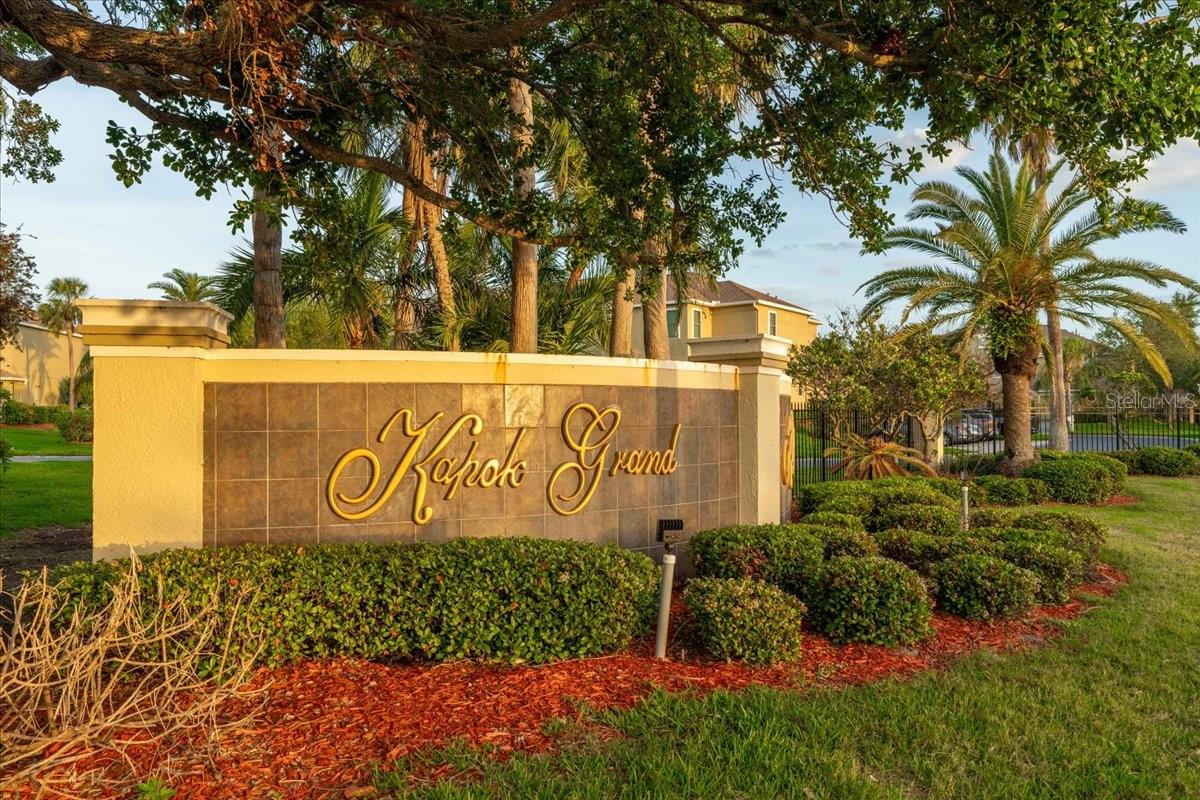 11260 KAPOK GRAND CIR, MADEIRA BEACH, FL, 33708