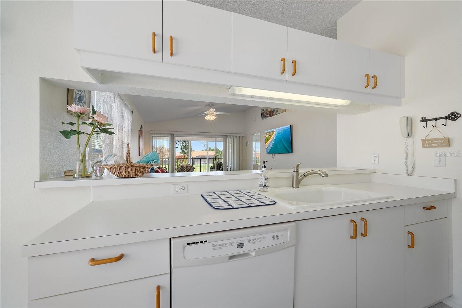 4210 CADDIE DR E #201, BRADENTON, FL, 34203