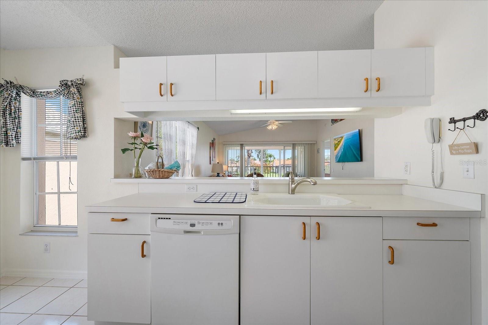 4210 CADDIE DR E #201, BRADENTON, FL, 34203