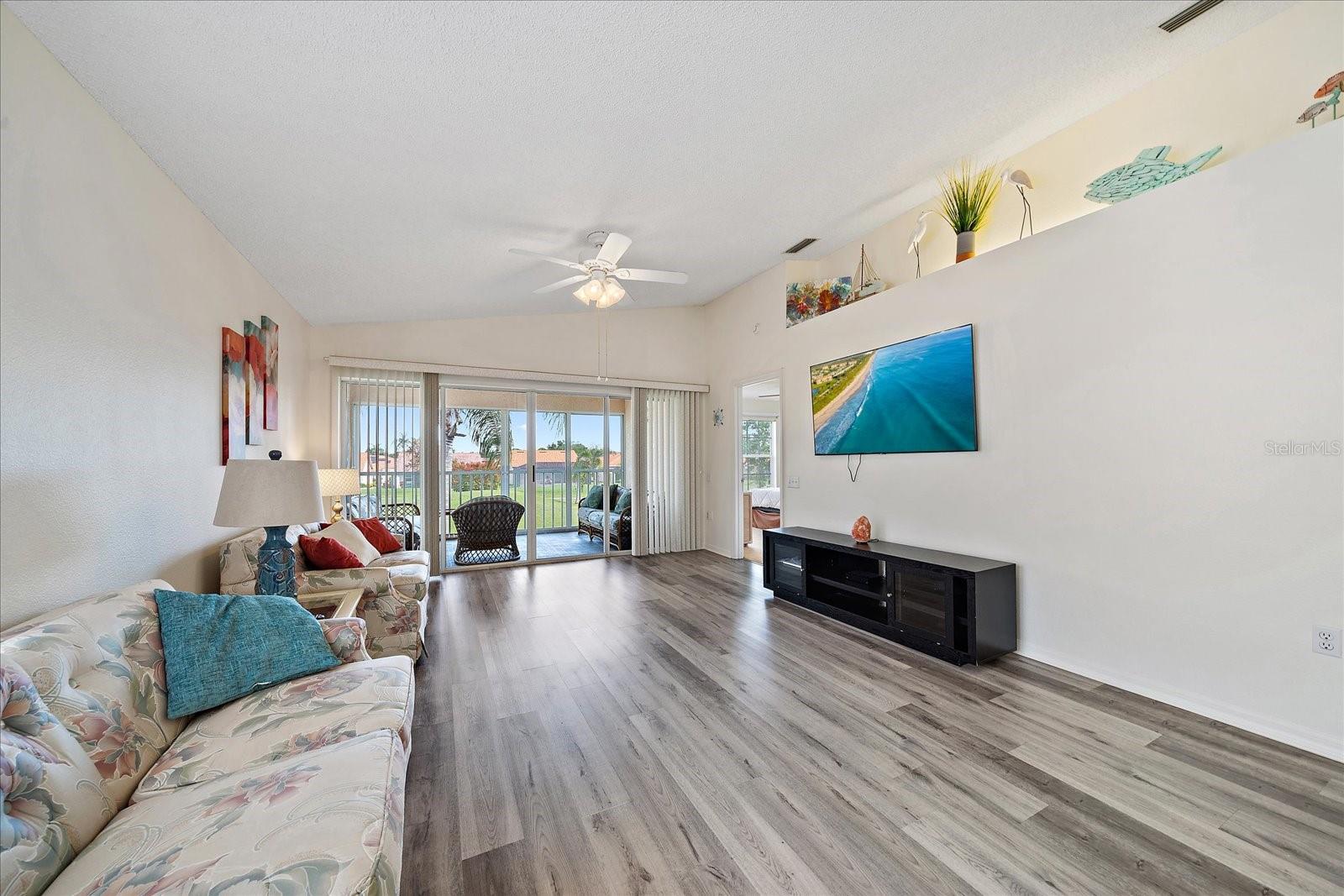 4210 CADDIE DR E #201, BRADENTON, FL, 34203