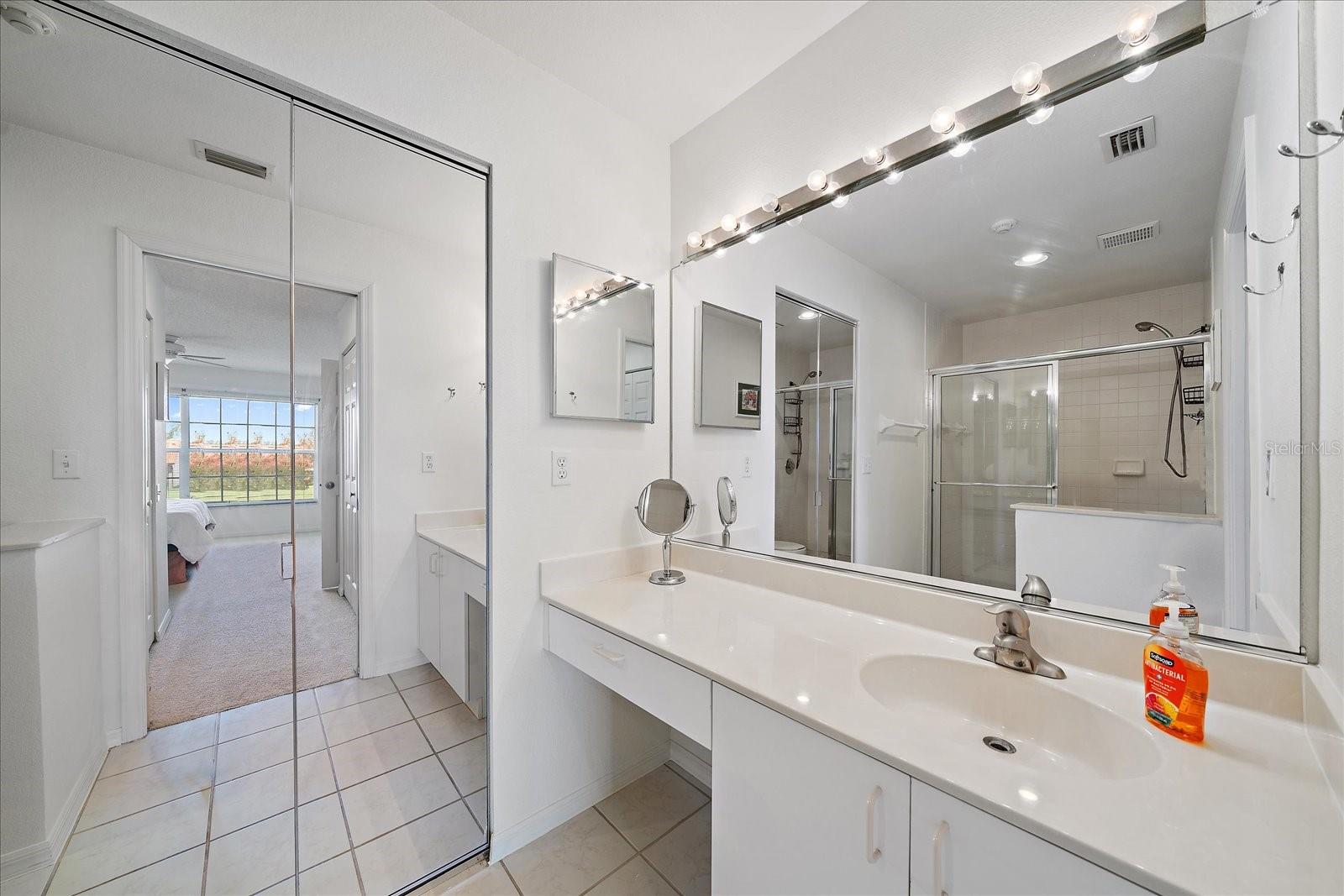 4210 CADDIE DR E #201, BRADENTON, FL, 34203