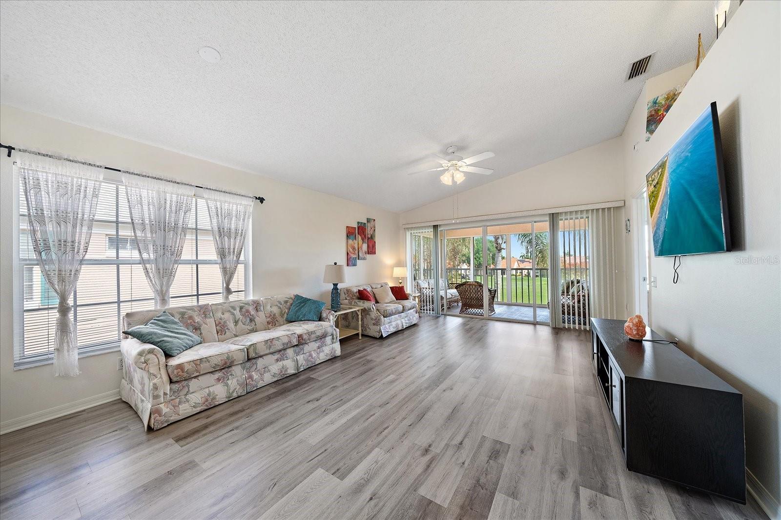 4210 CADDIE DR E #201, BRADENTON, FL, 34203