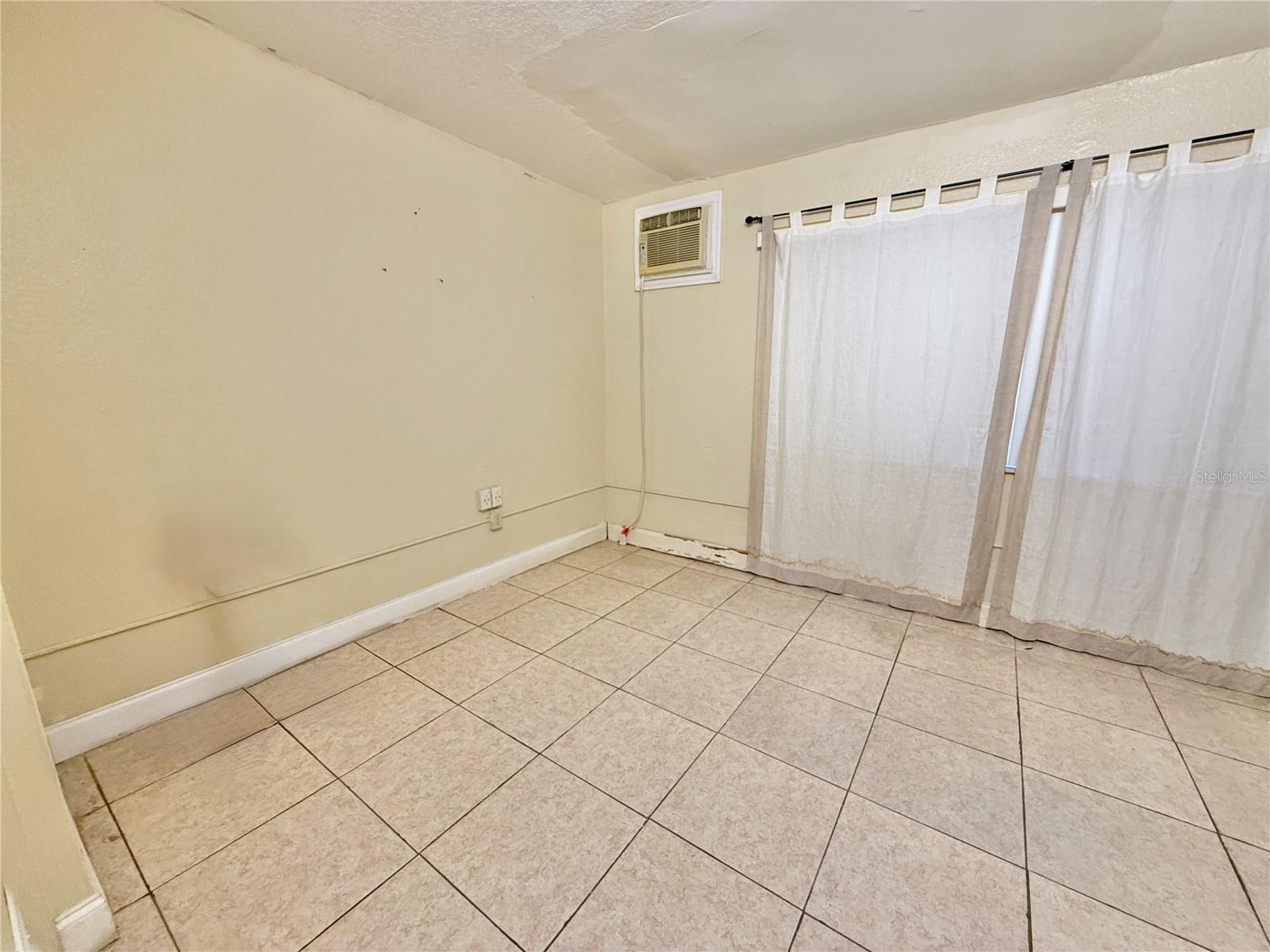 2720 W VINE ST, KISSIMMEE, FL, 34741