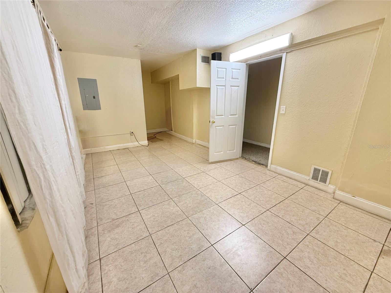 2720 W VINE ST, KISSIMMEE, FL, 34741