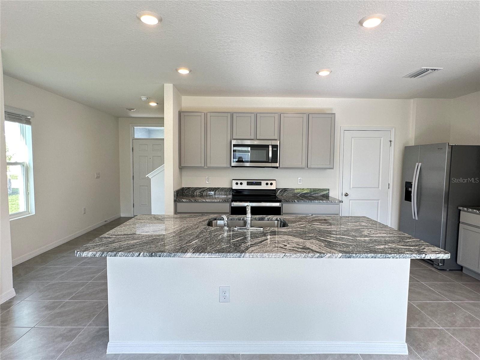 8286 HARDY BAY LOOP, WESLEY CHAPEL, FL, 33545