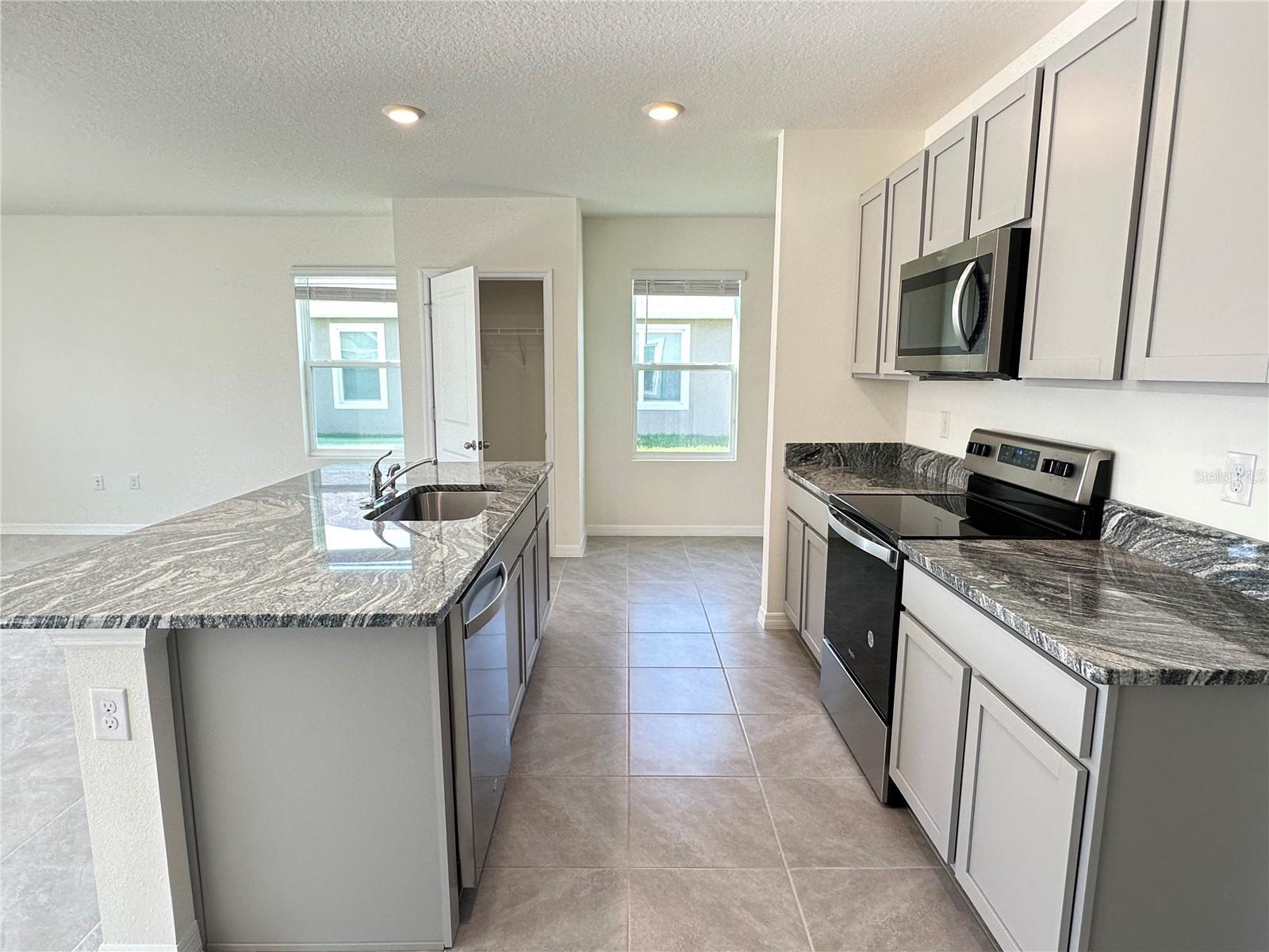 8286 HARDY BAY LOOP, WESLEY CHAPEL, FL, 33545