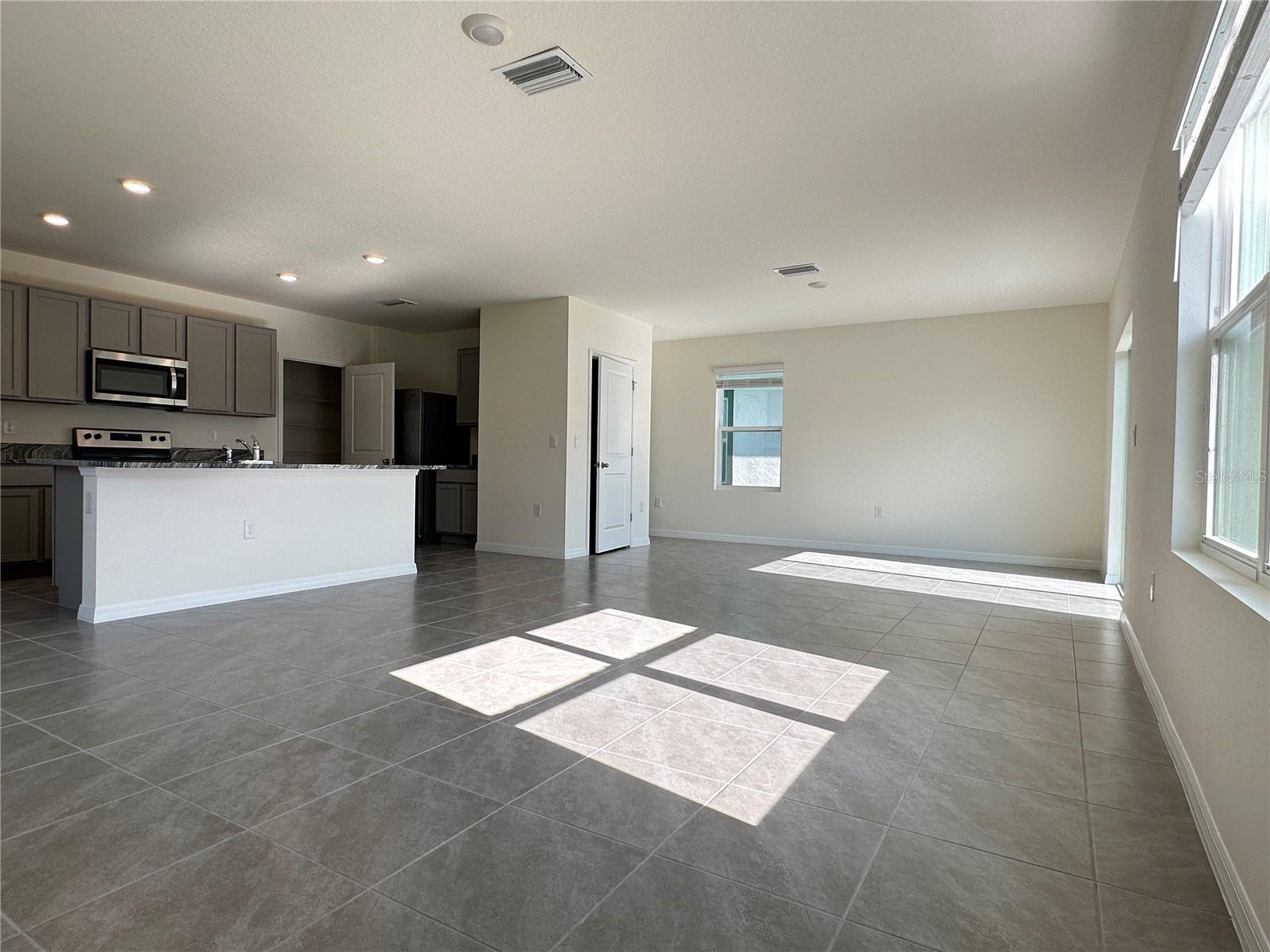 8286 HARDY BAY LOOP, WESLEY CHAPEL, FL, 33545