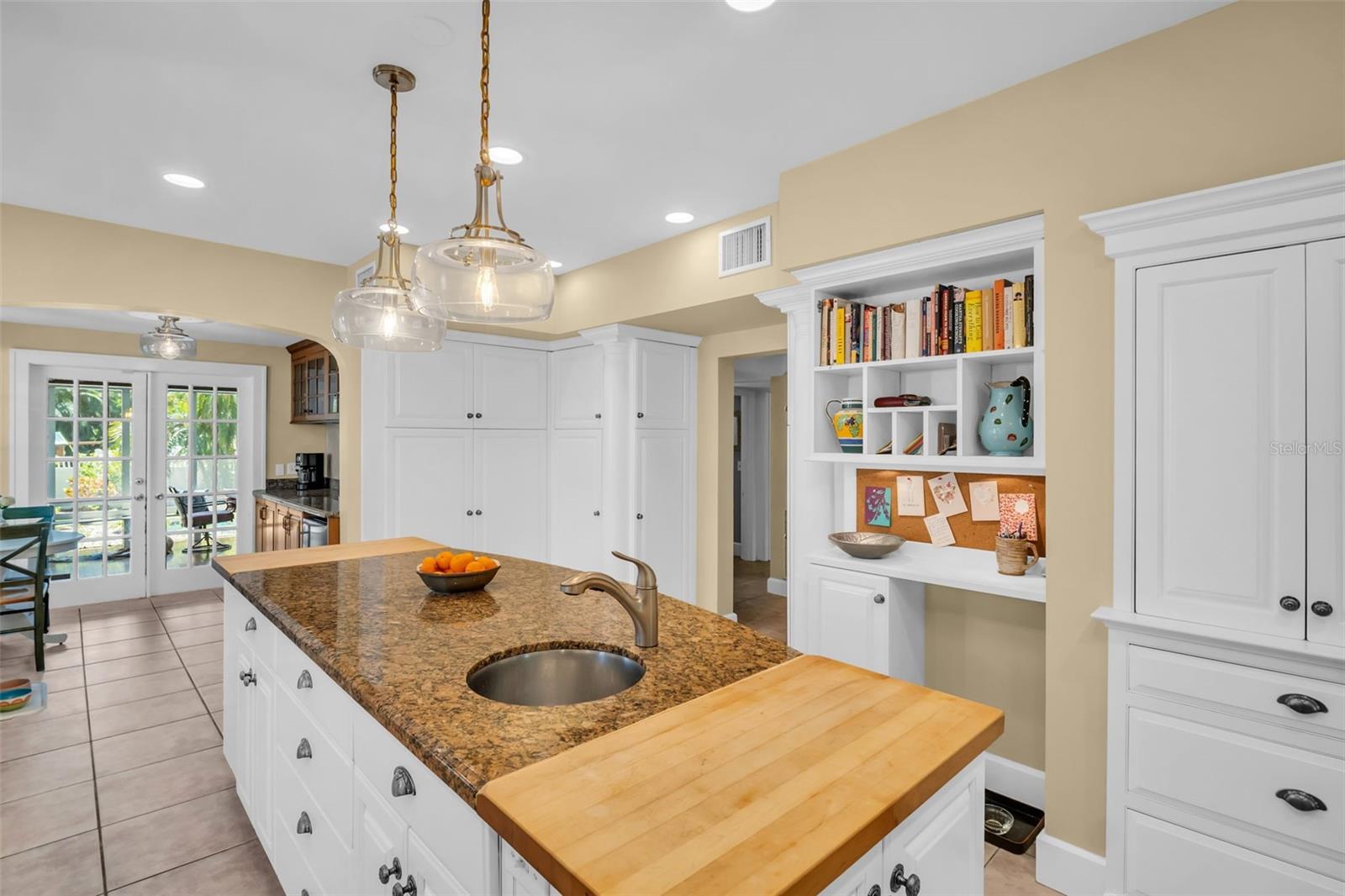 1226 SERPENTINE DR S, ST PETERSBURG, FL, 33705