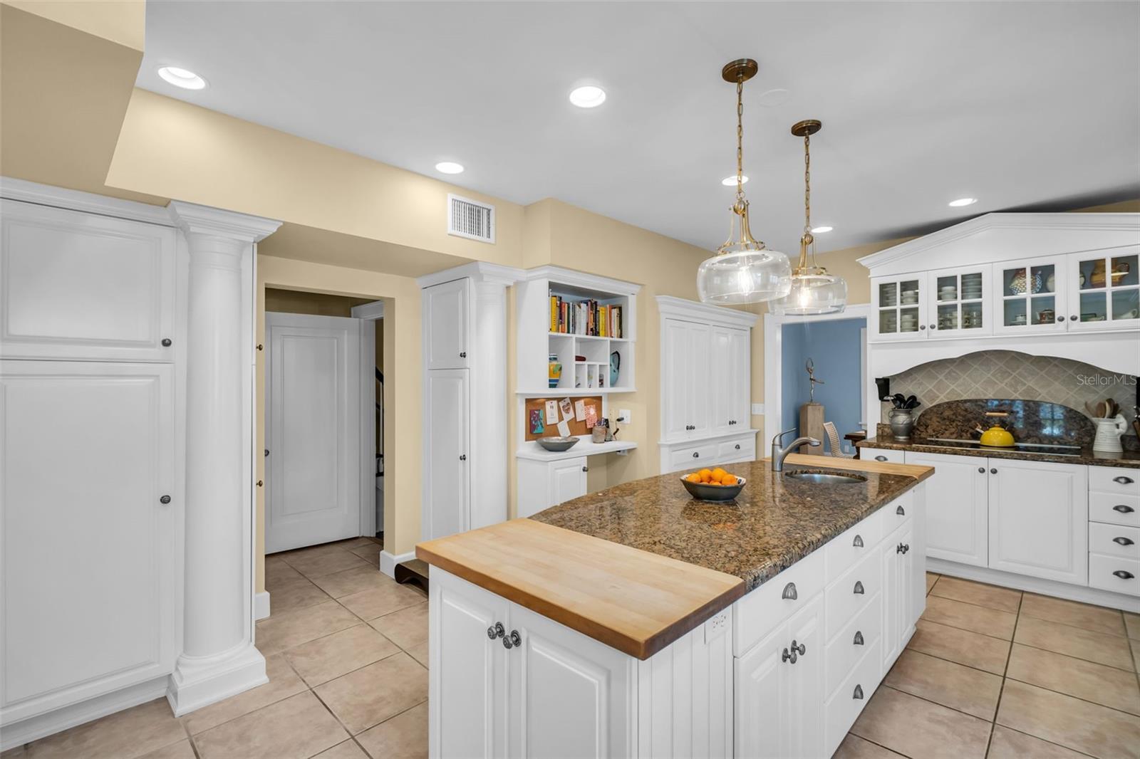 1226 SERPENTINE DR S, ST PETERSBURG, FL, 33705