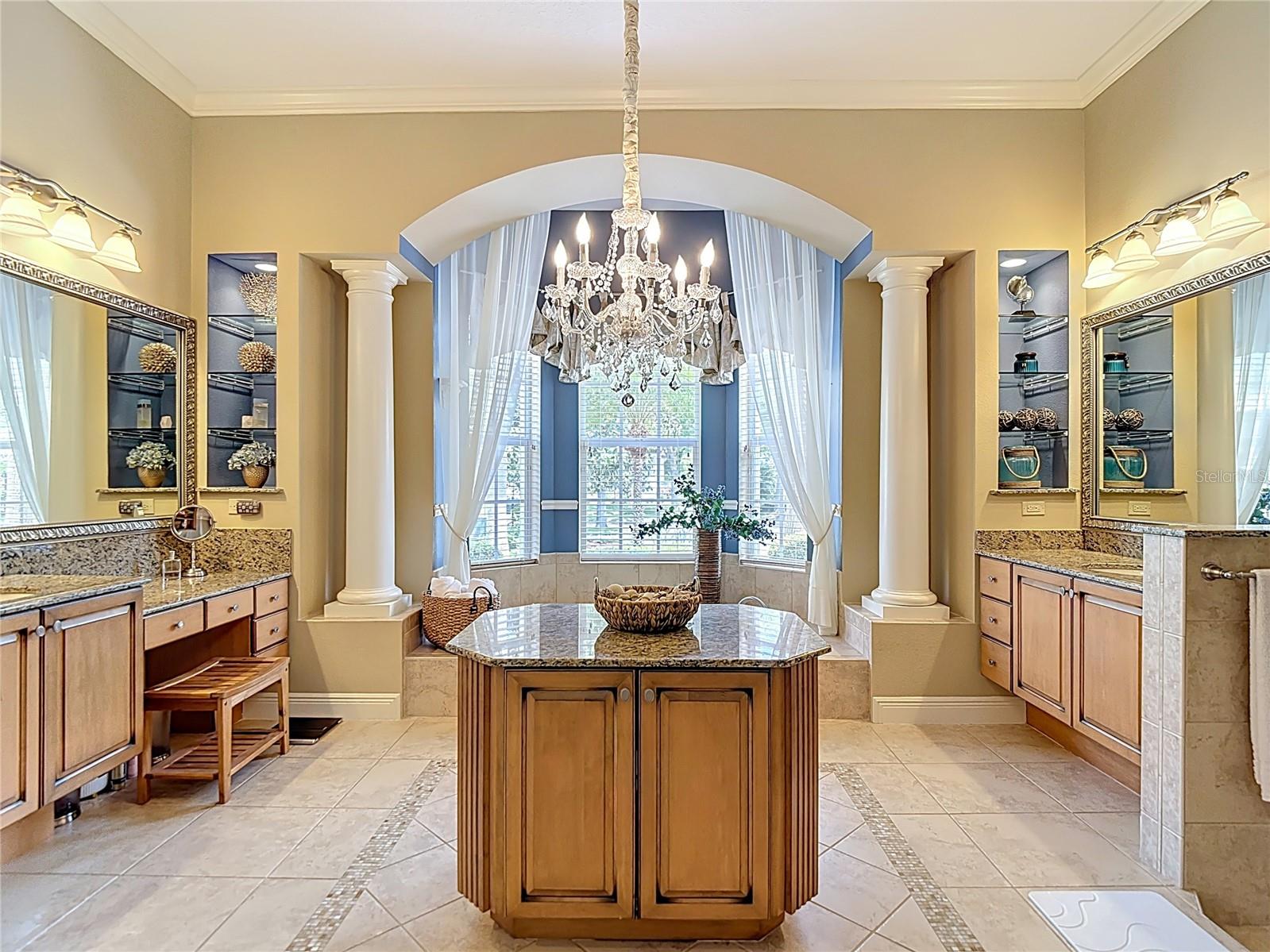 20104 OAK ALLEY DR, TAMPA, FL, 33647