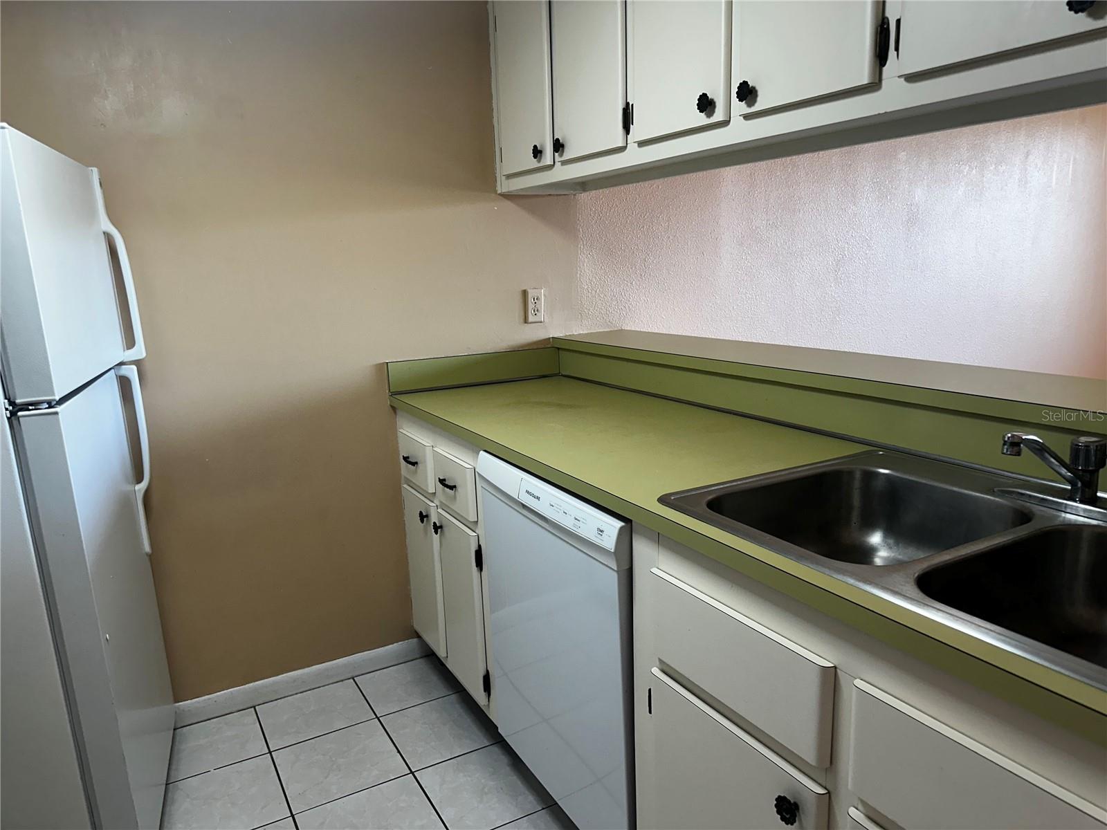 2525 W BAY DR #B22, LARGO, FL, 33770