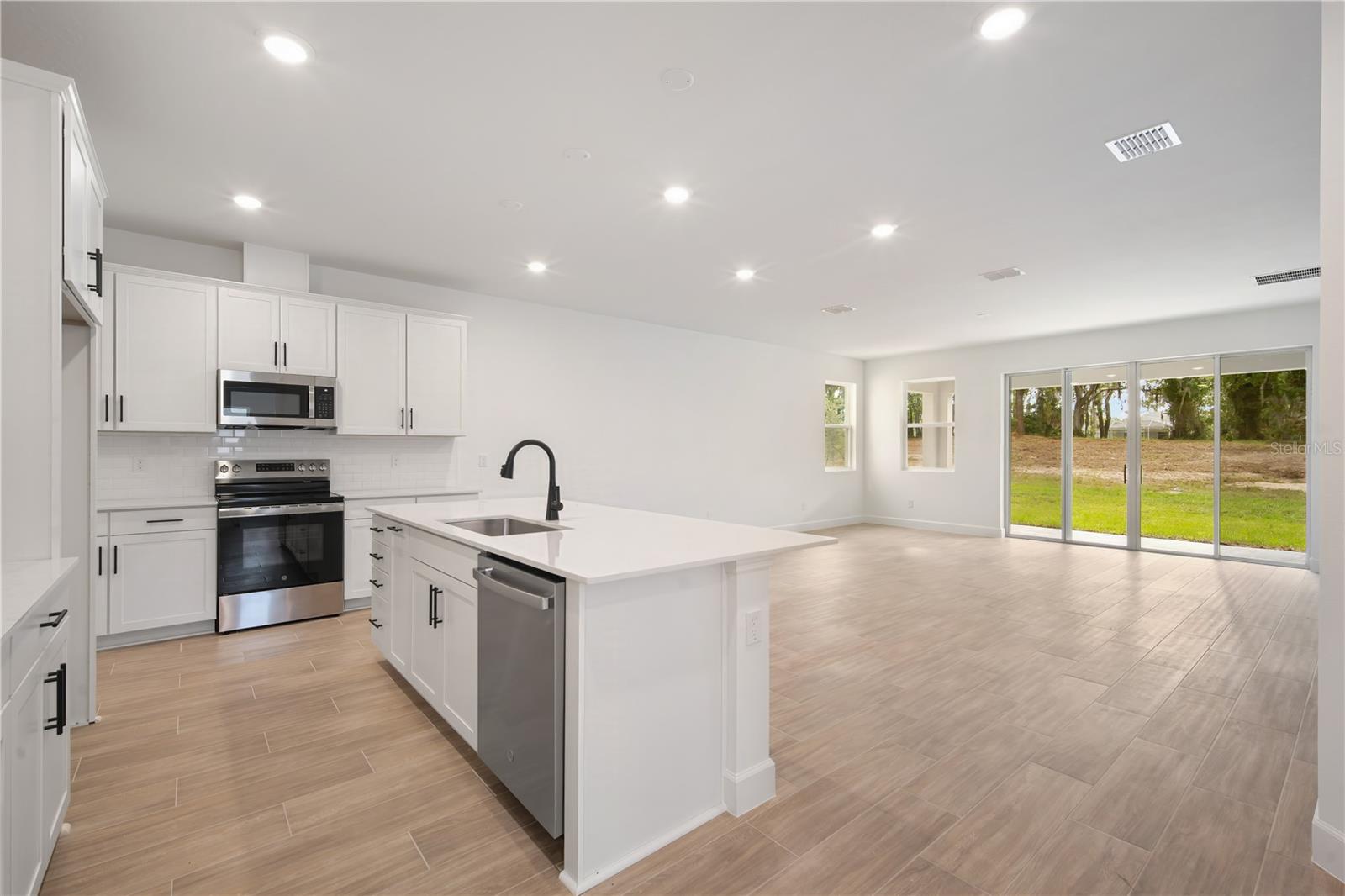 9177 PLAYERS DR, WEEKI WACHEE, FL, 34613