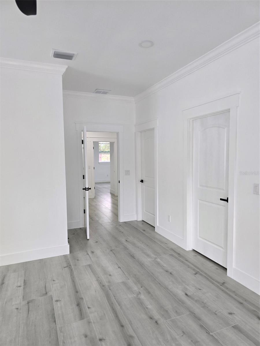 5730 66TH LN N, ST PETERSBURG, FL, 33709