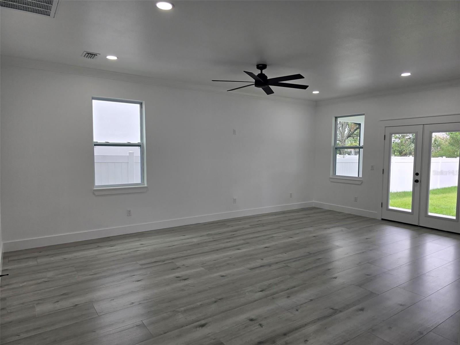 5730 66TH LN N, ST PETERSBURG, FL, 33709