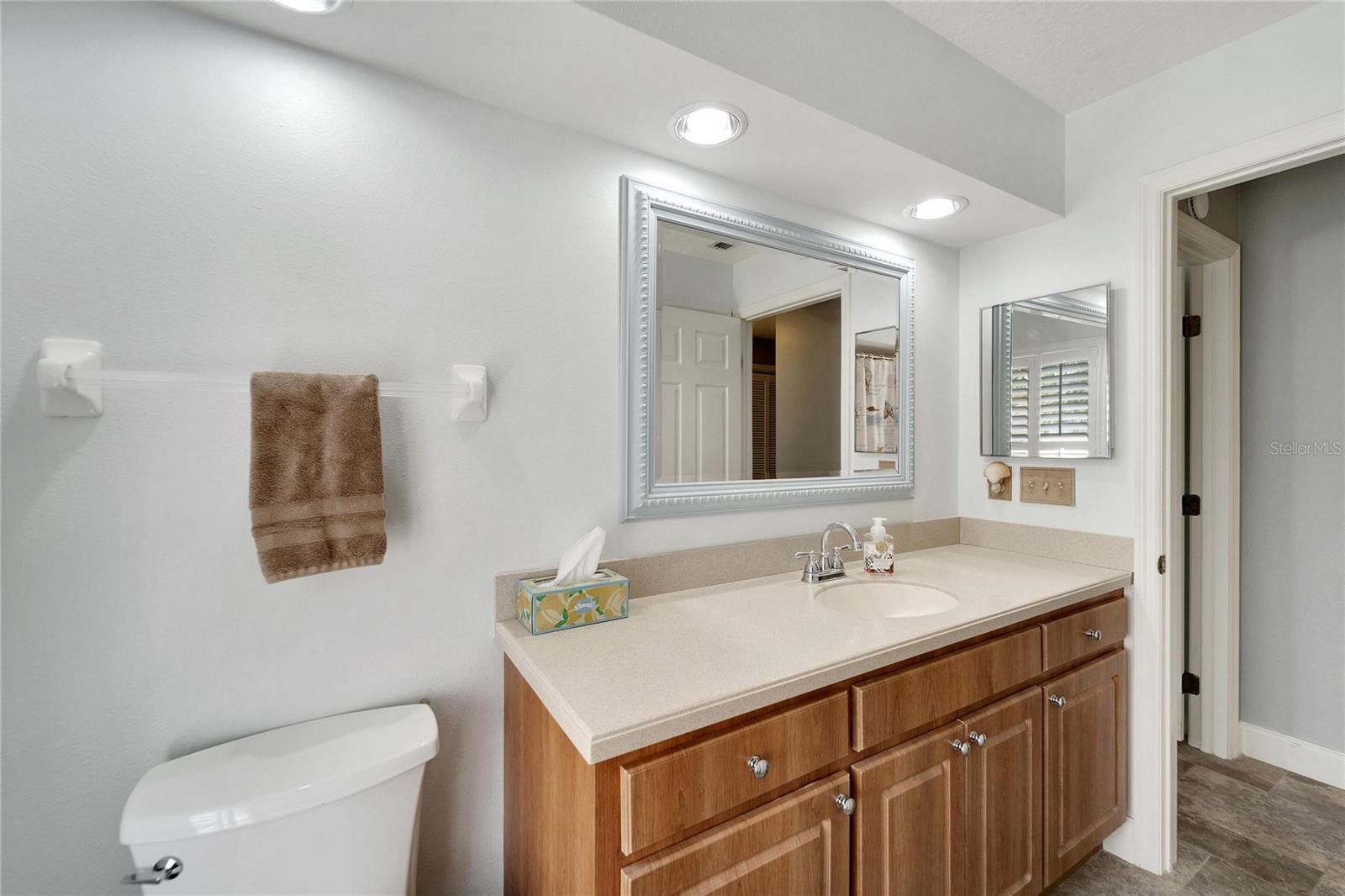 2215 NEW BEDFORD DR, SUN CITY CENTER, FL, 33573