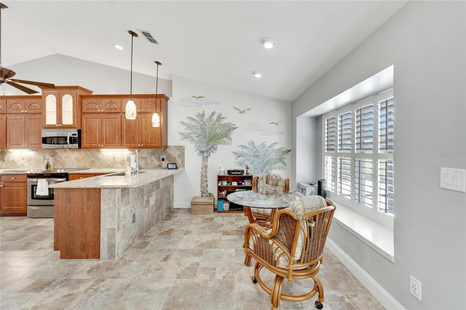 2215 NEW BEDFORD DR, SUN CITY CENTER, FL, 33573