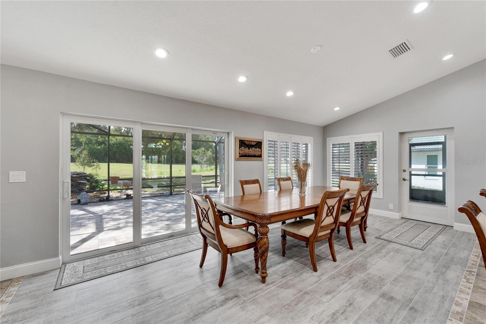 2215 NEW BEDFORD DR, SUN CITY CENTER, FL, 33573