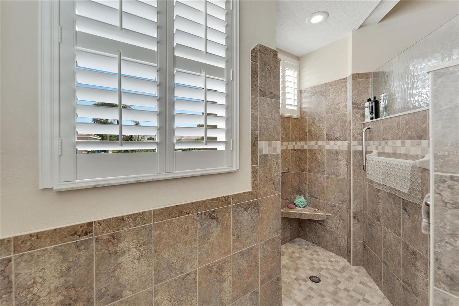 2215 NEW BEDFORD DR, SUN CITY CENTER, FL, 33573